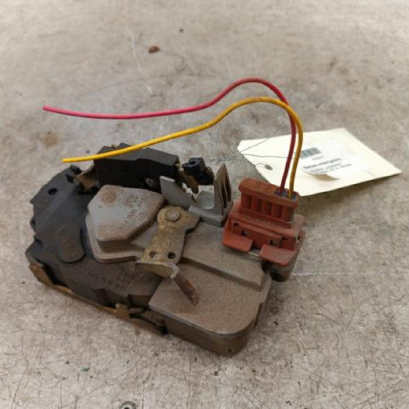 Serrure arriere gauche PEUGEOT 306 Serrure arriere gauche PEUGEOT 306