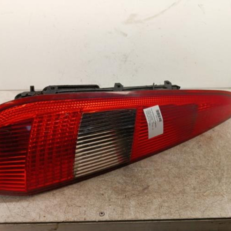 Feu arriere principal gauche (feux) FORD FIESTA 5 Feu arriere principal gauche (feux) FORD FIESTA 5