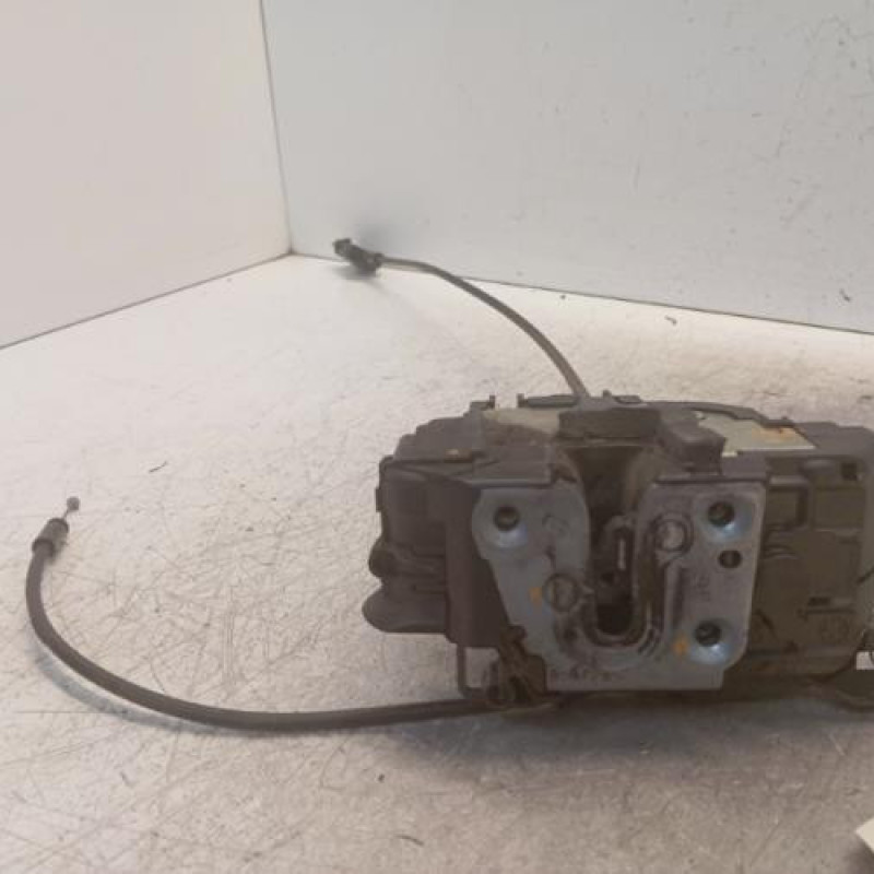 Serrure avant gauche RENAULT CLIO 3 Serrure avant gauche RENAULT CLIO 3