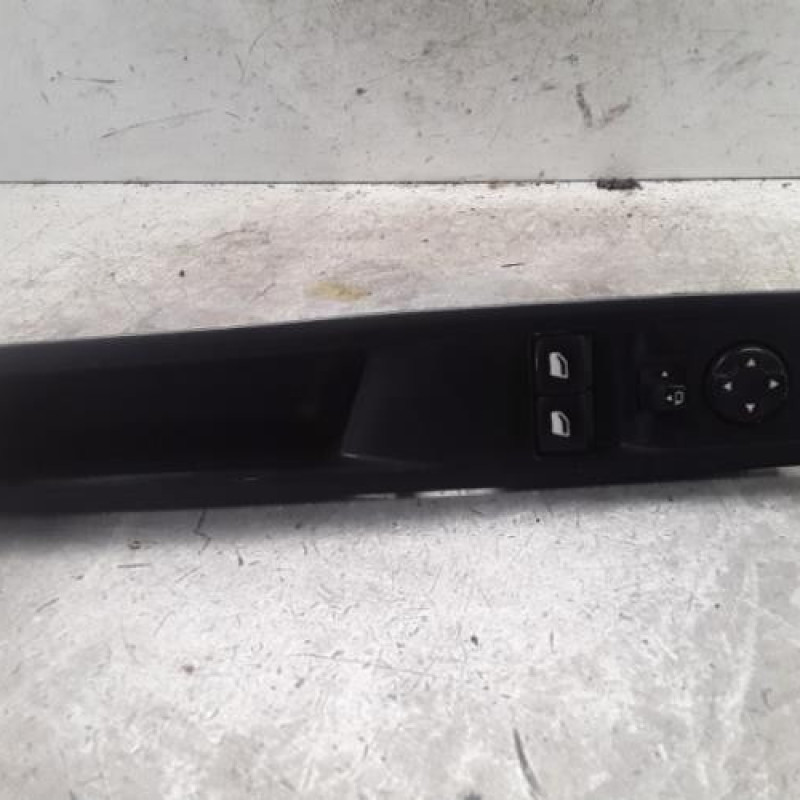 Interrupteur de leve vitre avant gauche OPEL VIVARO 3