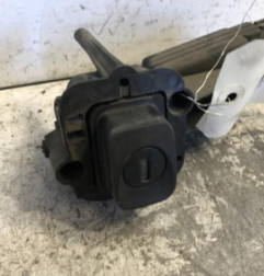 Bouton de coffre RENAULT CLIO 2