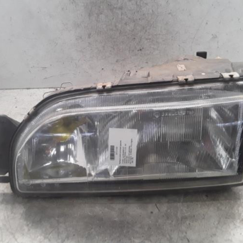 Optique avant principal gauche (feux)(phare) FORD SIERRA