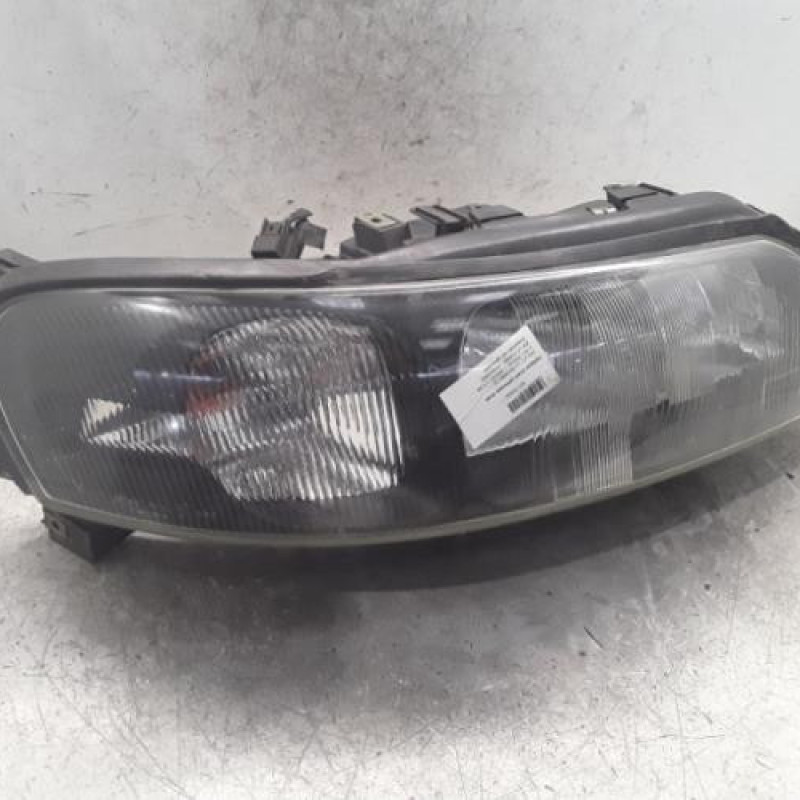 Optique avant principal droit (feux)(phare) VOLVO V 70 1