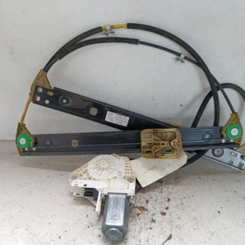 Leve vitre electrique avant droit AUDI A1 1