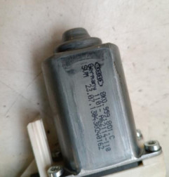 Leve vitre electrique avant gauche AUDI A1 1 Photo n°3