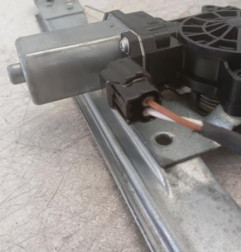 Leve vitre electrique avant gauche RENAULT CLIO 4 Photo n°5