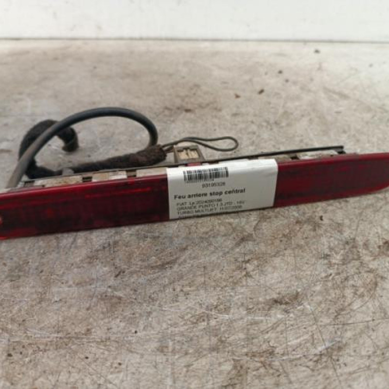 Feu arriere stop central FIAT GRANDE PUNTO Feu arriere stop central FIAT GRANDE PUNTO