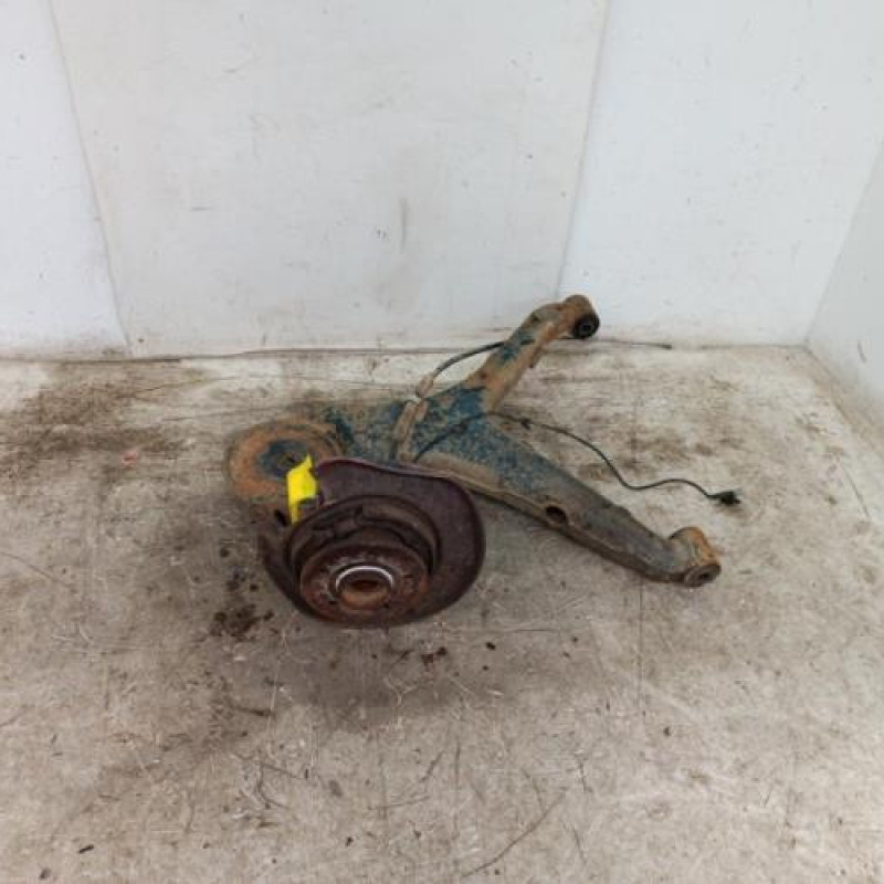 Moyeu arriere droit MERCEDES VITO 639 Moyeu arriere droit MERCEDES VITO 639