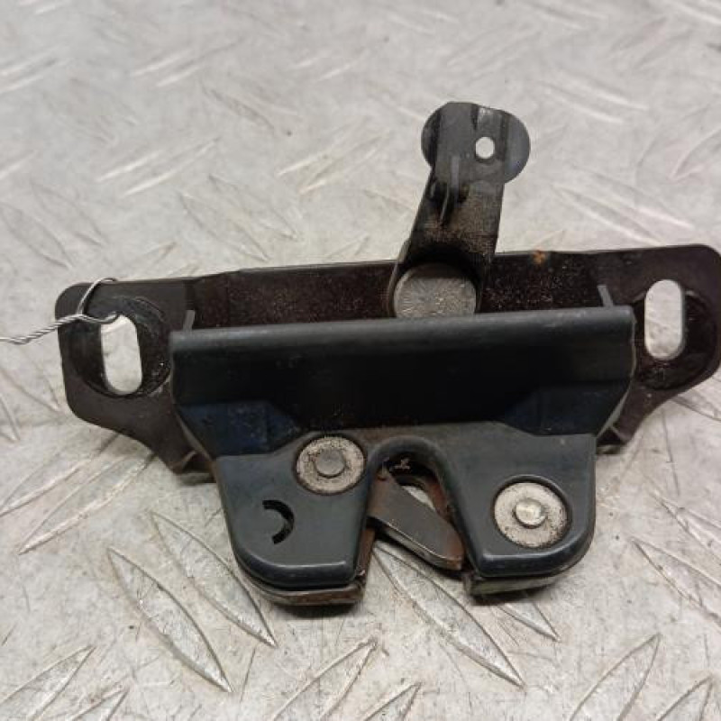 Serrure de hayon PEUGEOT 106 Serrure de hayon PEUGEOT 106