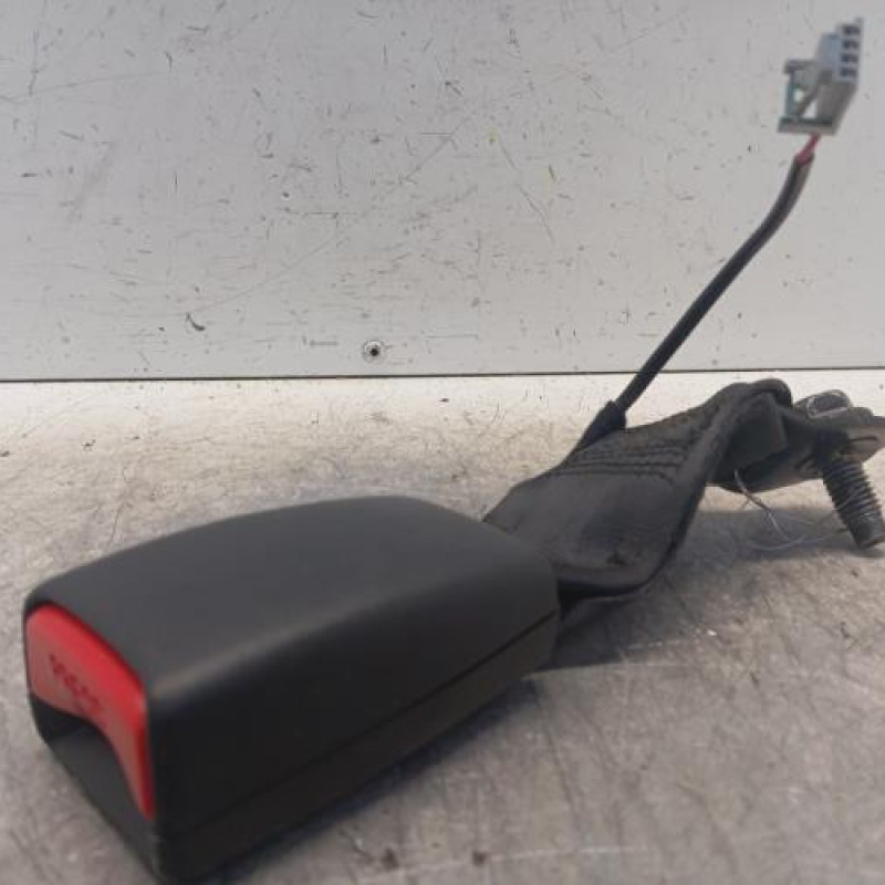 Attache ceinture arriere centrale RENAULT CAPTUR 1