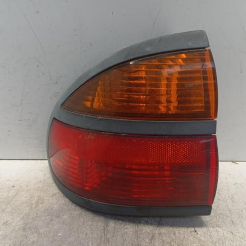 Feu arriere principal gauche (feux) RENAULT LAGUNA 1 Feu arriere principal gauche (feux) RENAULT LAGUNA 1