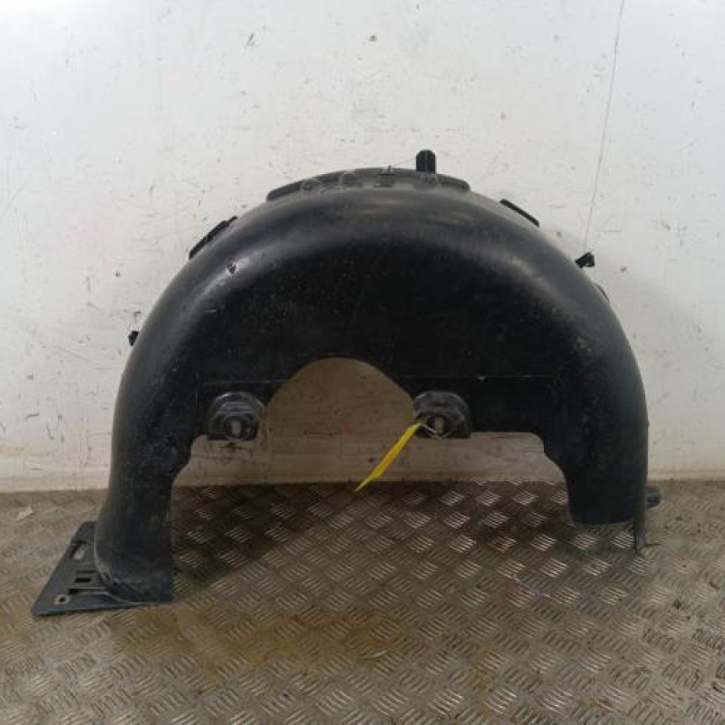 Pare boue arriere droit OPEL VIVARO 3