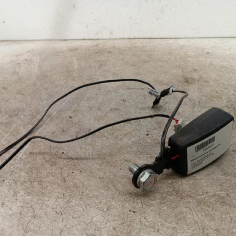 Attache ceinture avant gauche FIAT 500 2