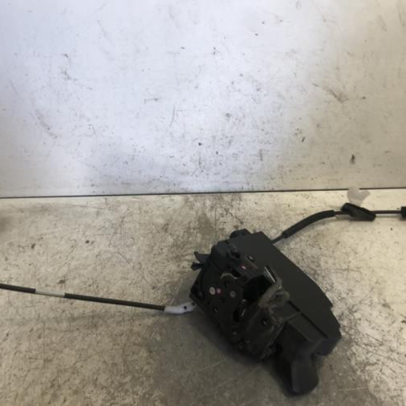 Serrure avant droit PEUGEOT 308 2 SW Serrure avant droit PEUGEOT 308 2 SW