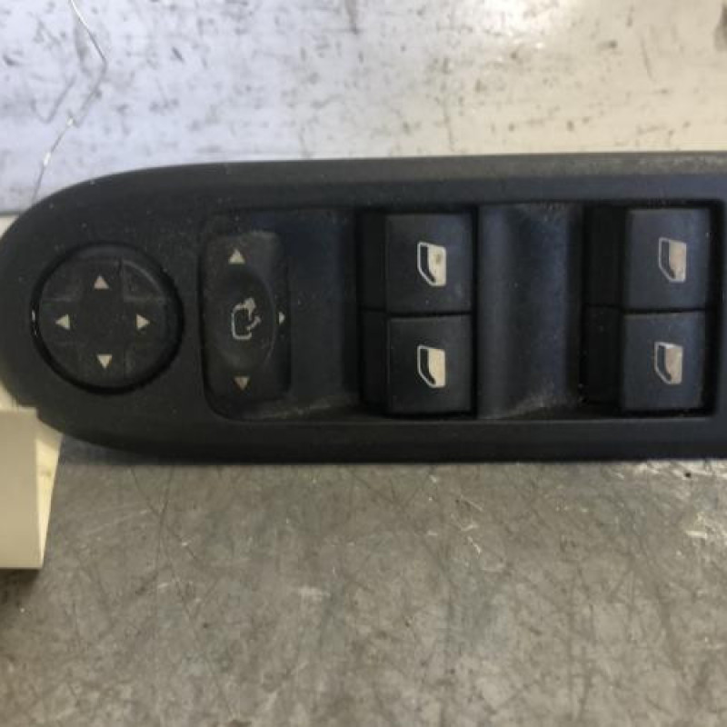 Interrupteur de leve vitre avant gauche CITROEN C5 2